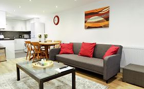 Stylish 2 Bedroom Apartment In The Heart Of Greenwich